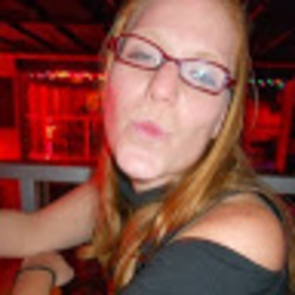 Meet your Posher, Alicia - Picture 1 of 1